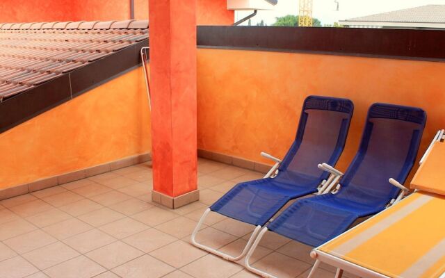 Intriguing Holiday Home in Lazise With Swimming Pool