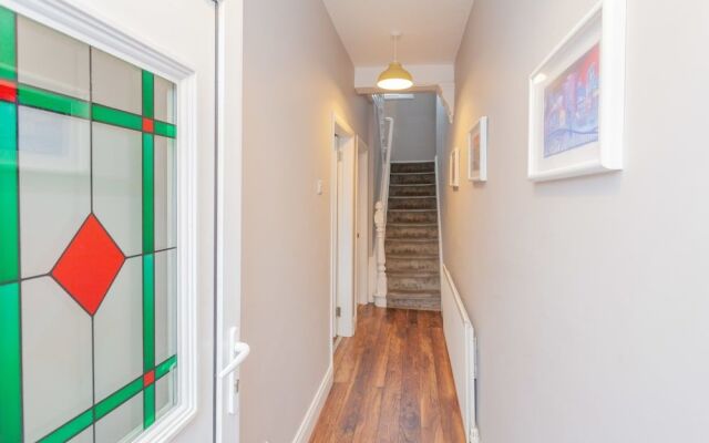 92 Templemore Ave Guest house