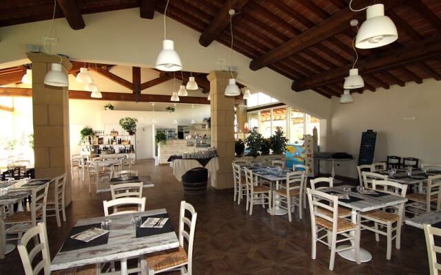 Appartamento Palazzeta With Pool, Near the Sea