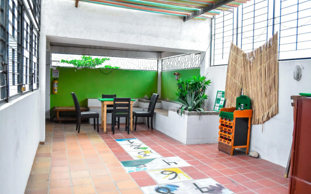Aluna Hostel B&B