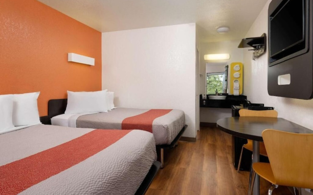 Vagabond Inn - Camarillo