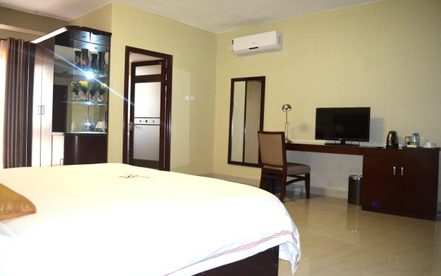 Hillside Plaza Hotel