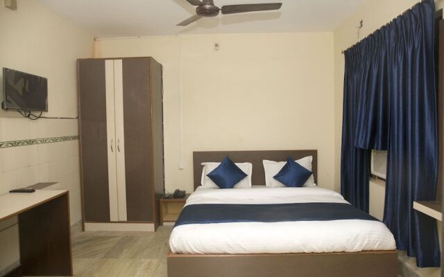 OYO Flagship 8414 Hotel Blue Moon