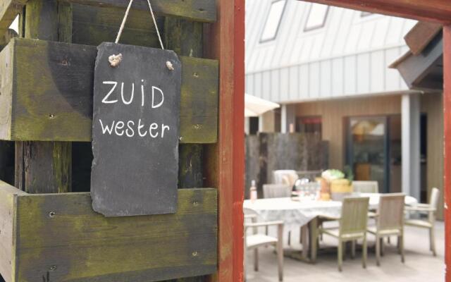 Familiehuis Zuidwester by Droomvilla