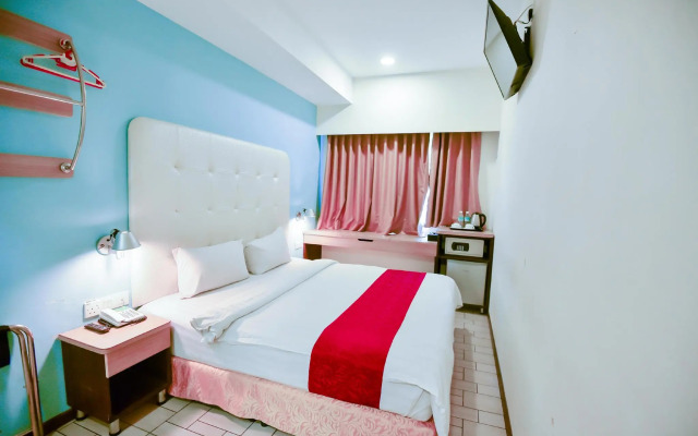 Lumut Suites