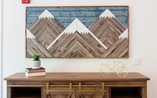 Cardinal at Main and Pine