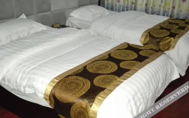 Yunyang Longhu Hotel