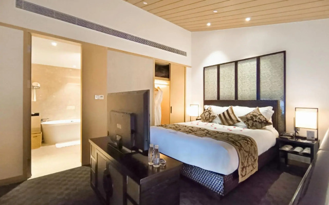 Kande Grand Land Hotel
