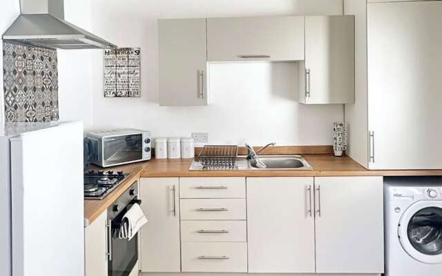 3 Bedroom House Near Liverpool Football Stadium