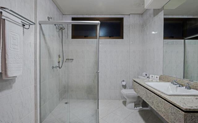 Astron Ponta Grossa Plaza by Nobile