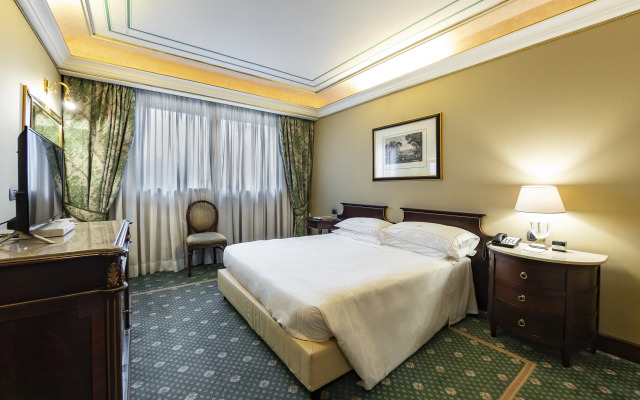 River Château Hotel