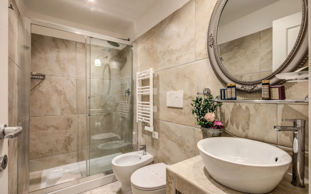 Tree Charme Parliament Boutique Hotel