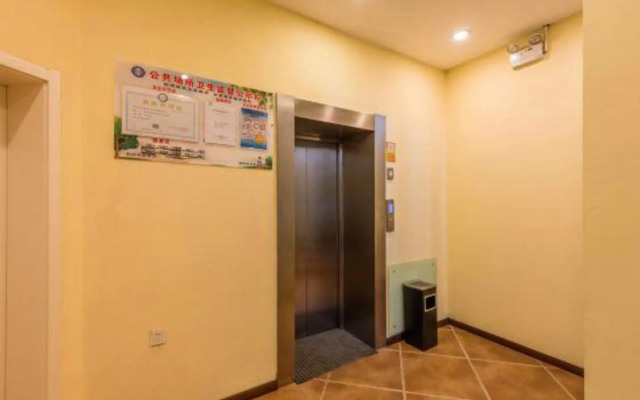 Home Inn (Baoding Qingyuan Lianchi South Street Branch)