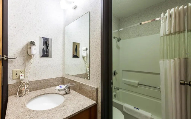 Days Inn Glendale/Milwaukee N. Area