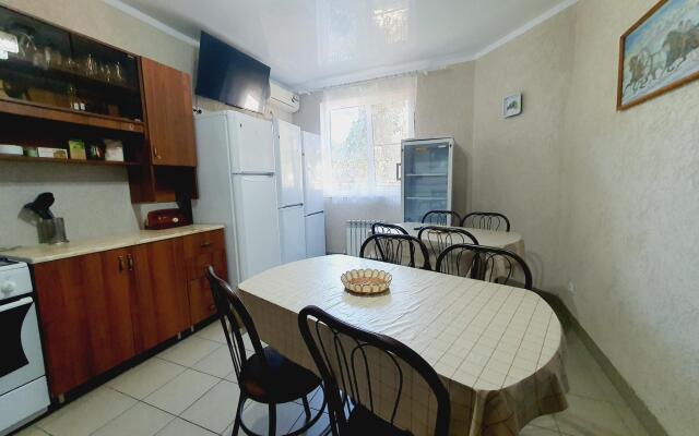 Zolotoy Shmel Guest House