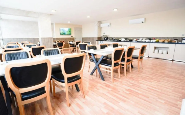 Zade Life OTEL