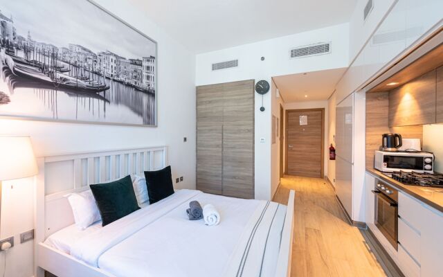 Marco Polo - Studio with Marina View + Huge Balcony in Marina