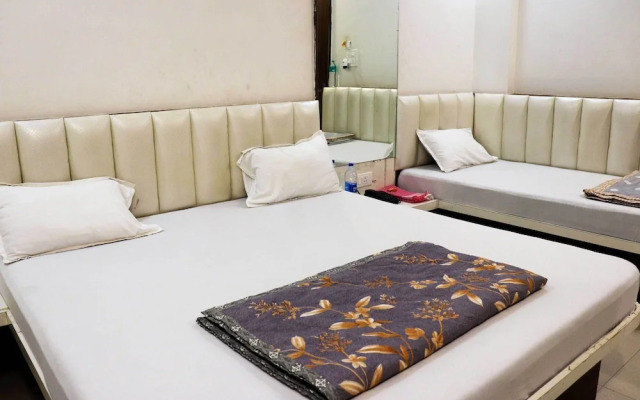 Hotel Gayatri Palace