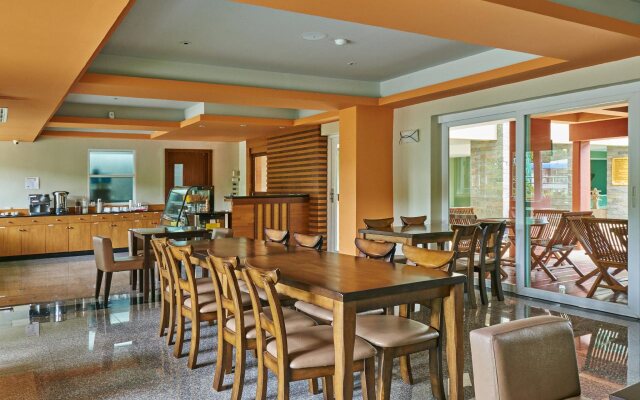 Phuket Ecozy Hotel