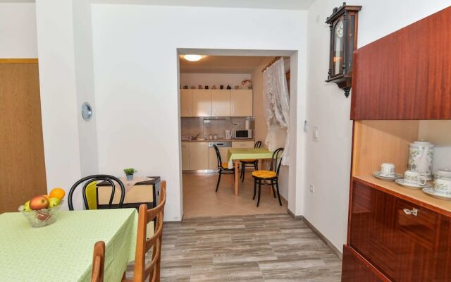 Holiday Home in Veli Iz With Fenced Garden