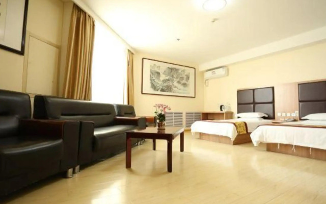 Jiayi Hotel (Jinan High-tech Zone Suncun New Area)
