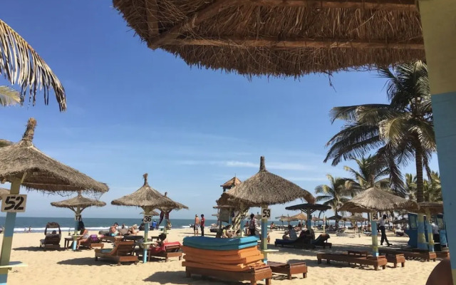 Kunta Kinteh Beach Complex