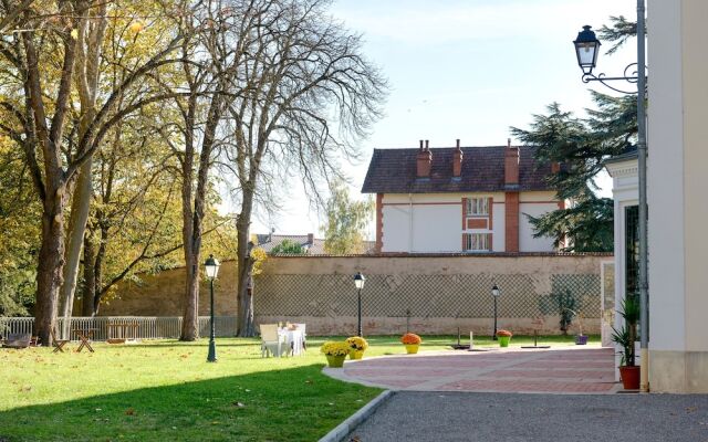 Logis Hotel Restaurant La Tour de Ciron