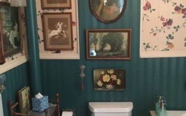 Alice's Snyder House Bed and Breakfast