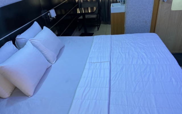 Plot1 Suites
