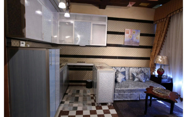 Roomi Suites Hotel