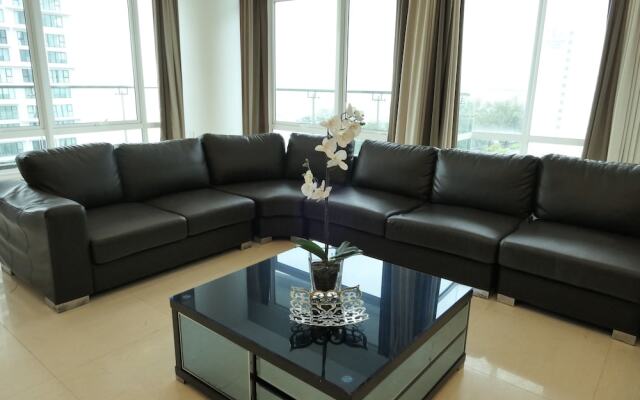 Gurney Seafront Supercondo 4b Penthouse