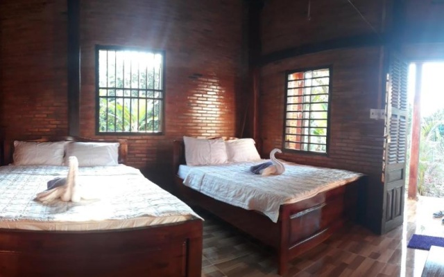 Thuy Tien Ecolodge – Guest Rooms – Tan Phu