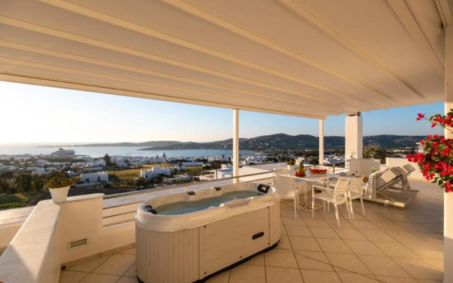 Panos Luxury Suite