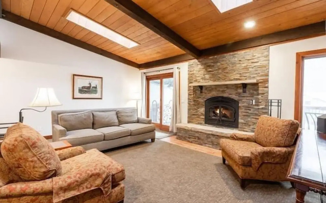 3-Bedroom Meadow Creek Townhom 3 Townhouse