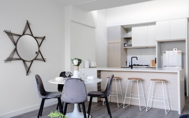 Designer Warm Home@mooneeponds+parking/wifi