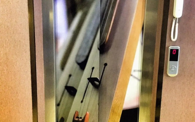 Royal Life Exclusive