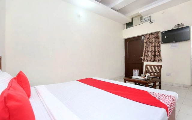 Hotel Dream Palace 45 by OYO Rooms