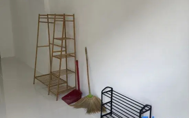 O Pha Suk House (LeeGardens Plaza Hatyai) 5 mins
