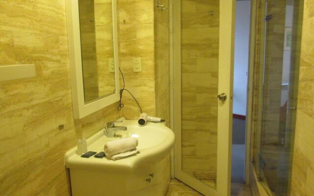 Suites Real Hotel