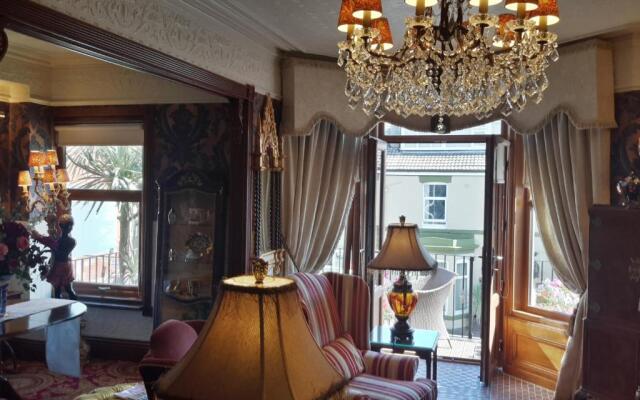 The Lonsdale Hotel