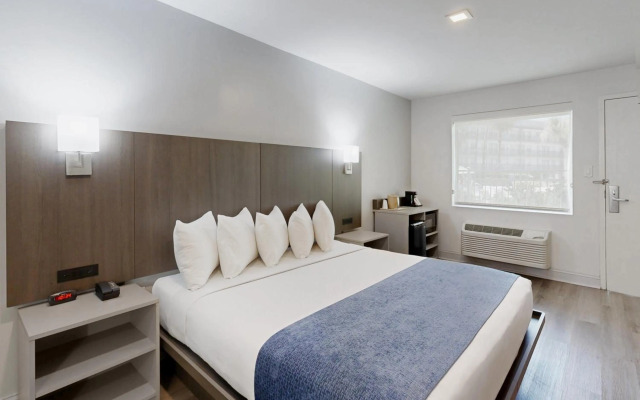 Avanti International Resort