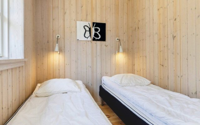 Attractive Holiday Home with Whirlpool near Hadsund