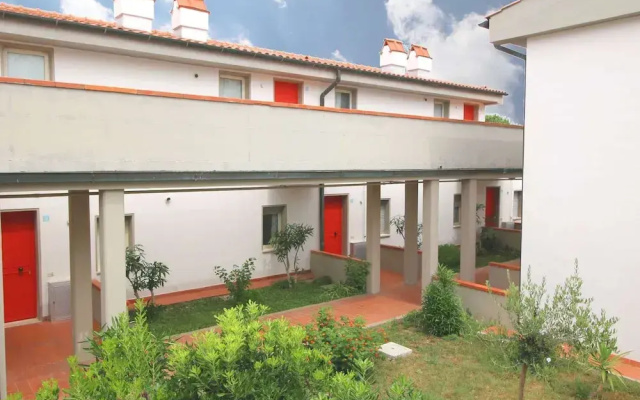 Scenic Holiday Home in Giannella near Beach