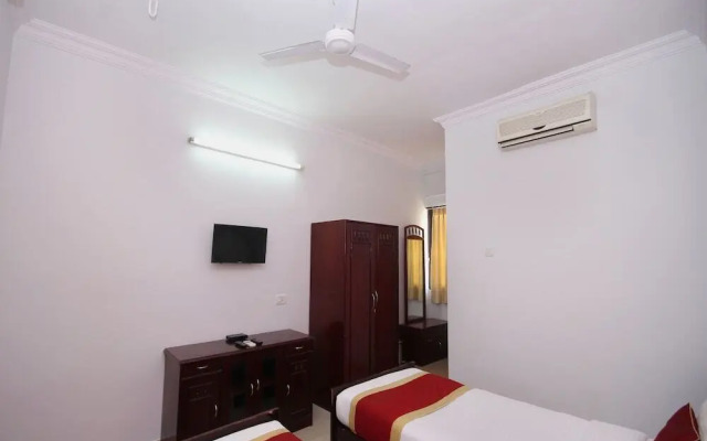 SR Legend Inn by OYO Rooms