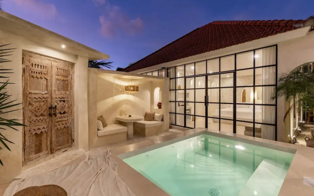 Luxe & Unique honeymoon Bocami Suites- 2 by OriVista