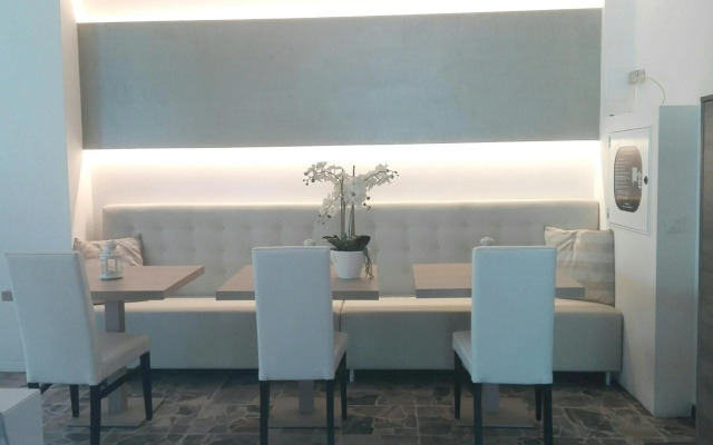 Hotel Ermeti B&B and Brunch