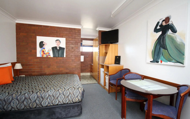 Country Pathfinder Motor Inn