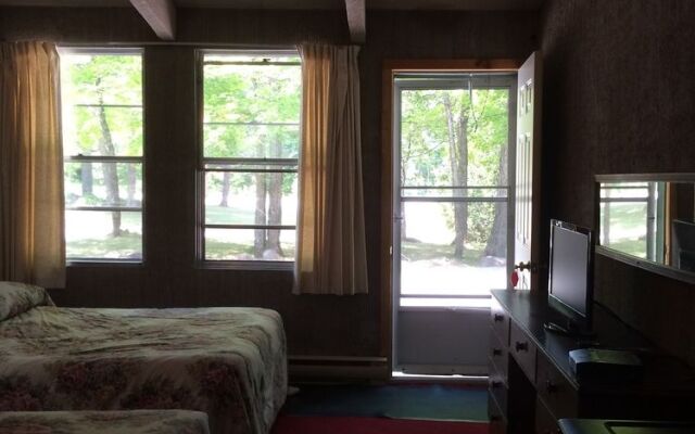 Tunnel Lake Trading Post & Motel
