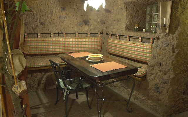 Casa Cueva Las Margaritas