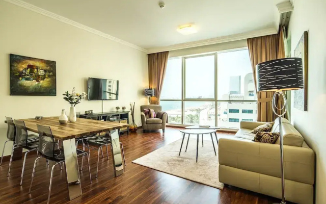 Upscale 1BR - Sea Views - Direct Beach Access!
